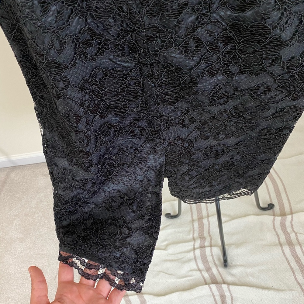 BLACK LACE FITTED DRESS - Picture 9 of 10